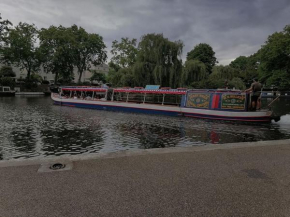 Stunning 2 bedroom flat in Little Venice, London.